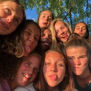 Meet your Posher, Alyson